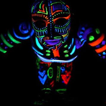 VẼ BODY PAINTING DẠ QUANG