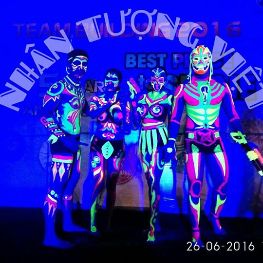 BODY PAINTING DẠ QUANG