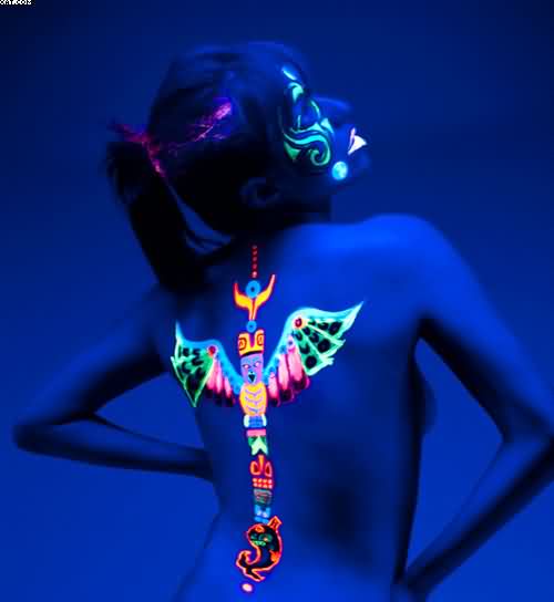 vẽ body painting dạ quang